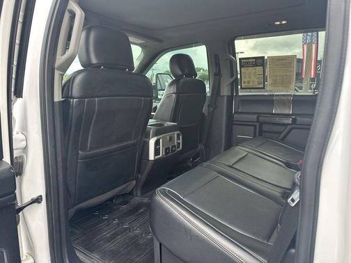White Platinum 2019 Ford F-450 Lariat