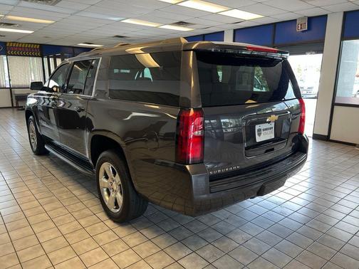 Tungsten Metallic 2018 Chevrolet Suburban LT