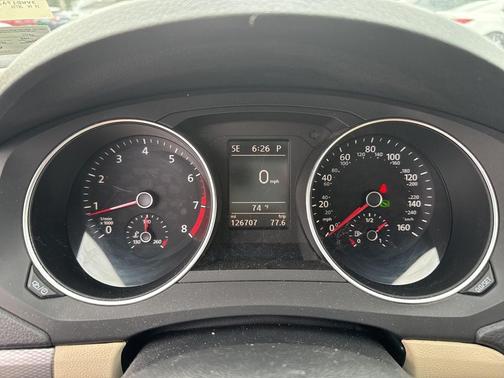 2015 Volkswagen Jetta Auto SE w/Connectivity/Navigation