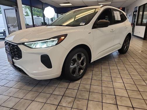 Oxford White 2023 Ford Escape ST-Line