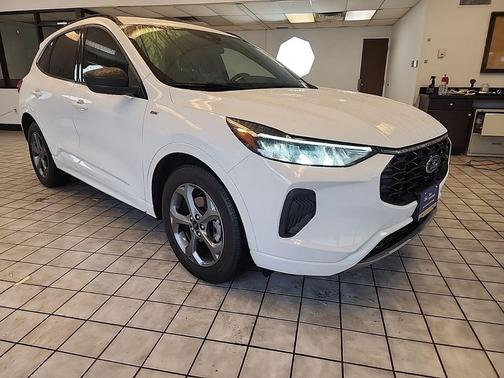Oxford White 2023 Ford Escape ST-Line