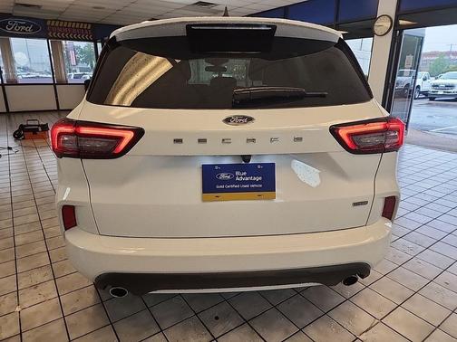 Oxford White 2023 Ford Escape ST-Line