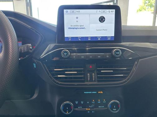 Oxford White 2023 Ford Escape ST-Line