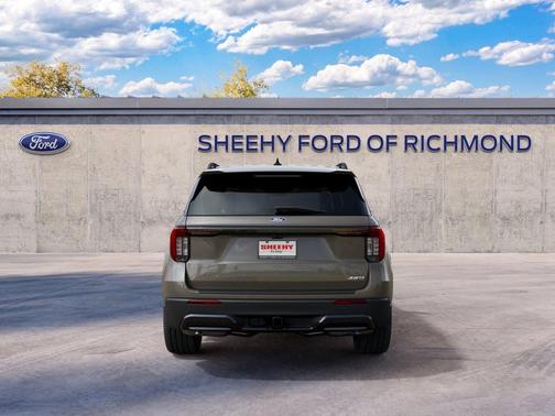 Gray 2027 Ford Explorer ST-Line