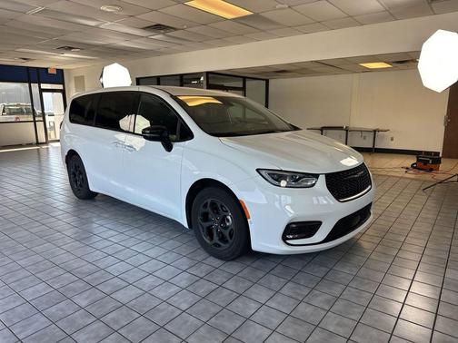 Bright White Clearcoat 2024 Chrysler Pacifica Hybrid S Appearance Pkg