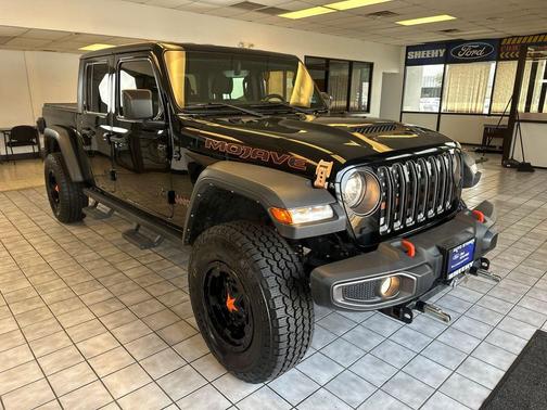 Black Clearcoat 2022 Jeep Gladiator Mojave 4x4
