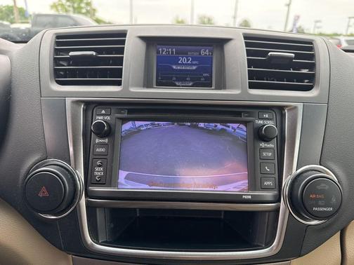 Blizzard Pearl 2013 Toyota Highlander SE