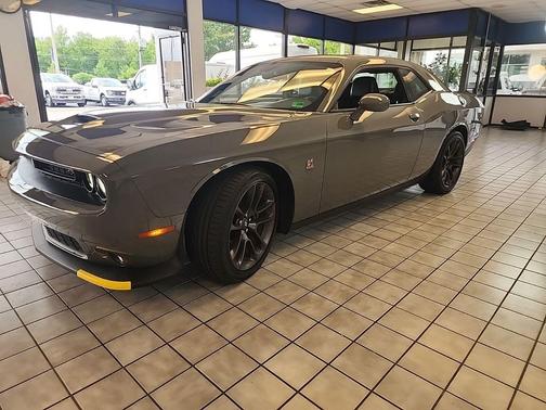 Destroyer Gray Clearcoat 2023 Dodge Challenger R/T Scat Pack