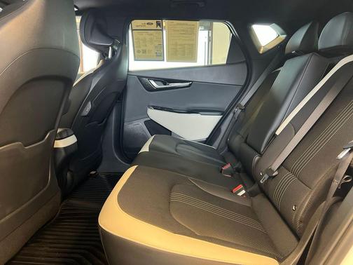 Snow White Pearl 2024 Kia EV6 GT-Line
