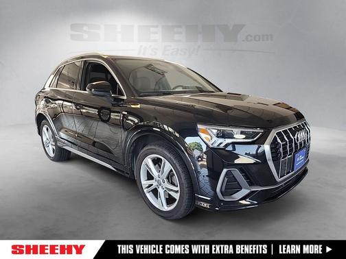 Mythos Black Metallic 2020 Audi Q3 45 S line Prestige
