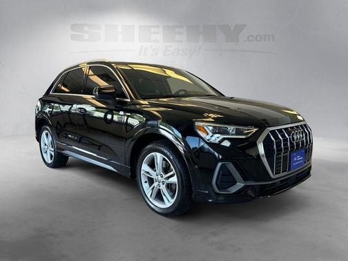 Mythos Black Metallic 2020 Audi Q3 45 S line Prestige