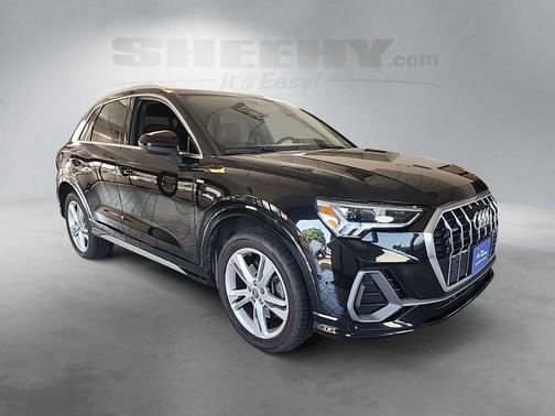 Mythos Black Metallic 2020 Audi Q3 45 S line Prestige