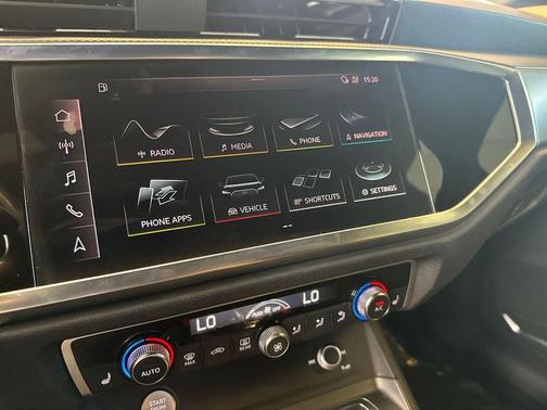 Mythos Black Metallic 2020 Audi Q3 45 S line Prestige