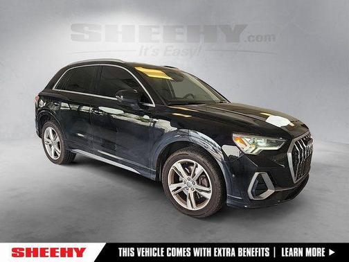Mythos Black Metallic 2020 Audi Q3 45 S line Prestige