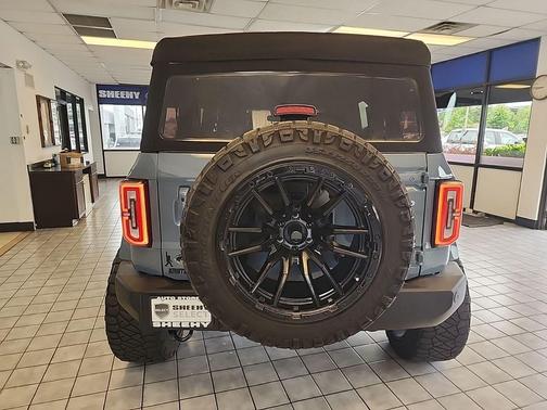 Azure Gray Metallic Tri-Coat 2023 Ford Bronco Outer Banks