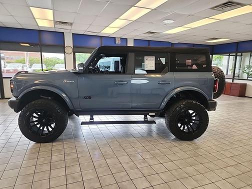 Azure Gray Metallic Tri-Coat 2023 Ford Bronco Outer Banks