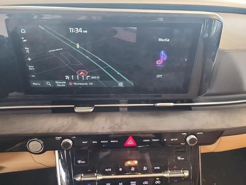 Snow White Pearl 2024 Kia Carnival EX