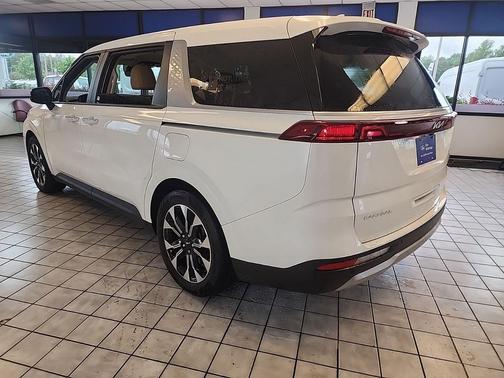 Snow White Pearl 2024 Kia Carnival EX