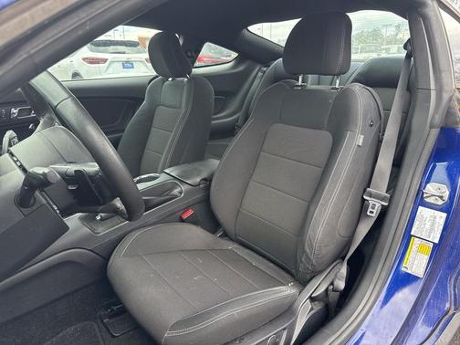 2016 Ford Mustang V6