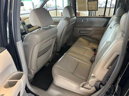 Crystal Black Pearl 2011 Honda Pilot EX-L