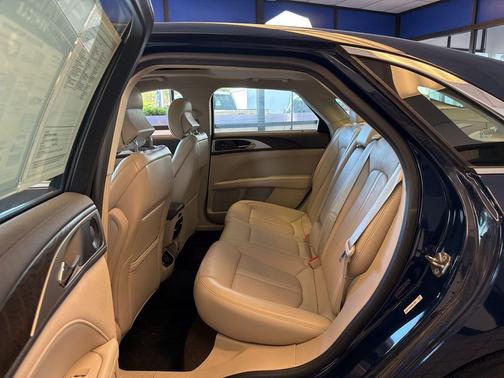 Rhapsody Blue 2019 Lincoln MKZ Reserve II