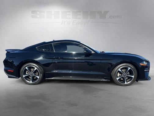 2022 Ford Mustang EcoBoost