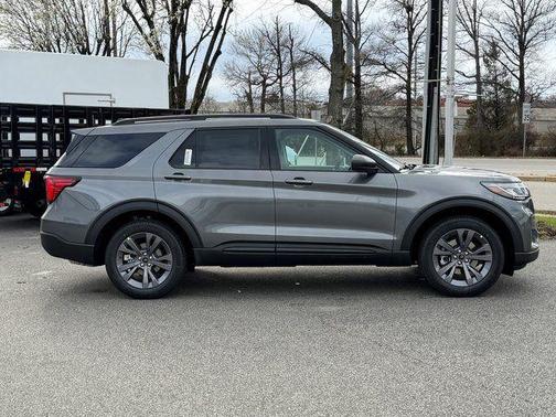 Carbonized Gray Metallic 2026 Ford Explorer Active