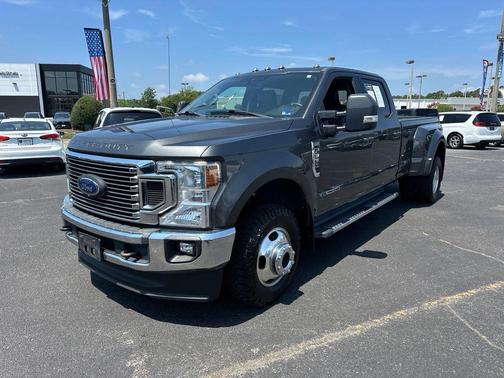Magnetic Metallic 2020 Ford F-350 Lariat