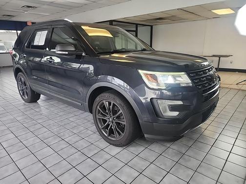 Quartz Metallic 2017 Ford Explorer XLT