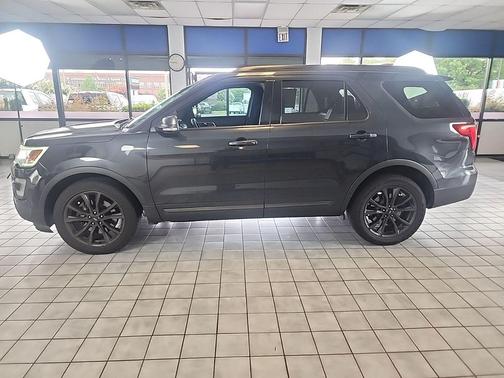 Quartz Metallic 2017 Ford Explorer XLT