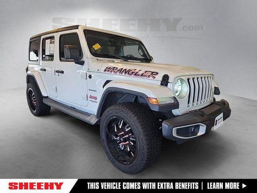 Bright White Clearcoat 2018 Jeep Wrangler Unlimited Sahara