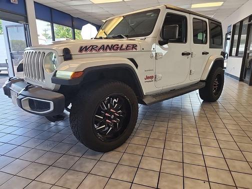 Bright White Clearcoat 2018 Jeep Wrangler Unlimited Sahara