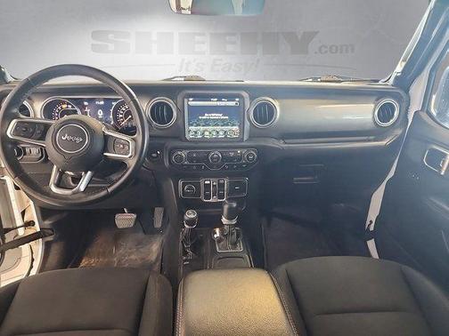 Bright White Clearcoat 2018 Jeep Wrangler Unlimited Sahara