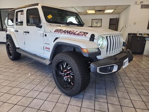 Bright White Clearcoat 2018 Jeep Wrangler Unlimited Sahara