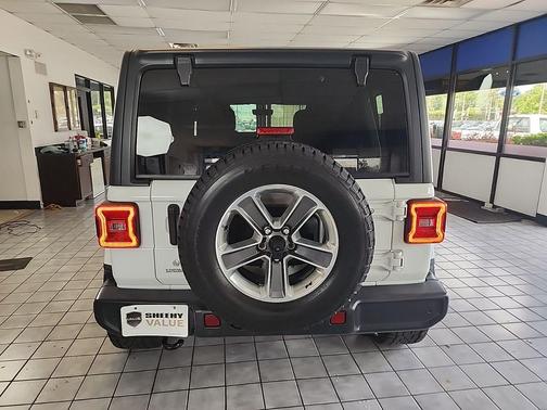 Bright White Clearcoat 2018 Jeep Wrangler Unlimited Sahara