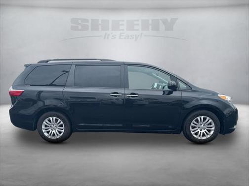 2017 Toyota Sienna XLE Premium