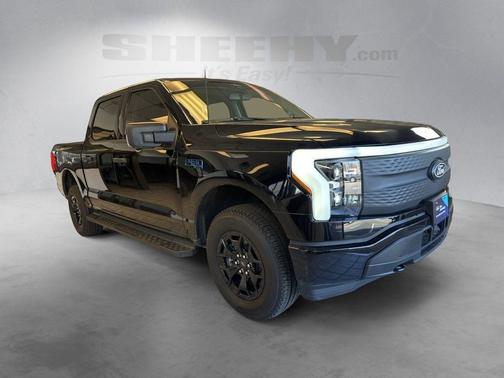 Agate Black Metallic 2025 Ford F-150 Lightning XLT