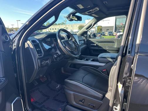 2021 RAM 3500 Laramie Crew Cab 4x4 8' Box