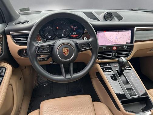 2023 Porsche Macan T