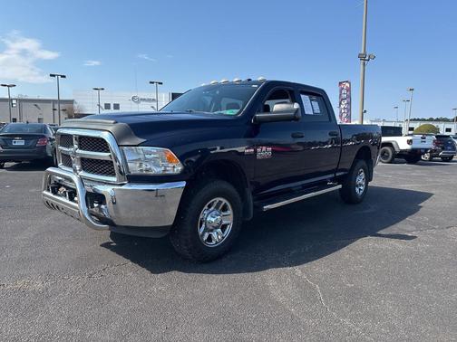 2017 RAM 2500 Tradesman Crew Cab 4x4 6'4' Box