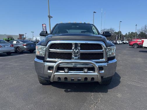 2017 RAM 2500 Tradesman Crew Cab 4x4 6'4' Box