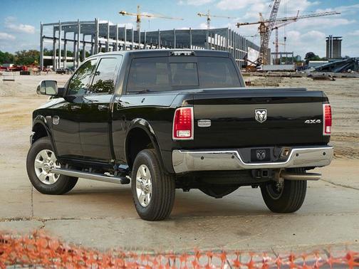 2017 RAM 2500 Tradesman Crew Cab 4x4 6'4' Box