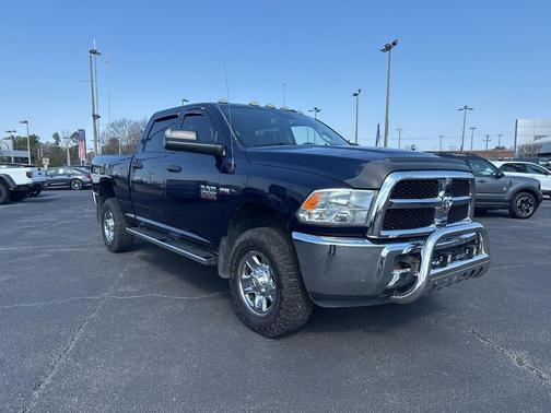 2017 RAM 2500 Tradesman Crew Cab 4x4 6'4' Box