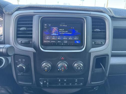 2017 RAM 2500 Tradesman Crew Cab 4x4 6'4' Box