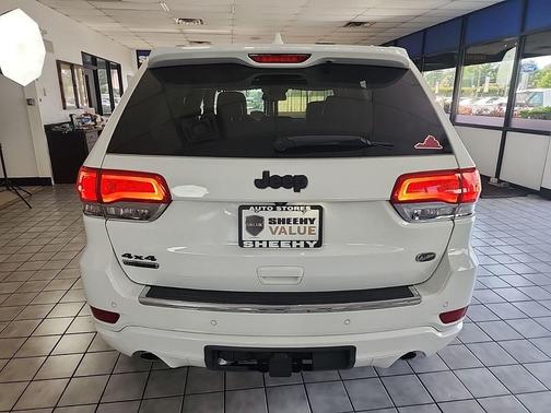 Bright White Clearcoat 2014 Jeep Grand Cherokee Overland