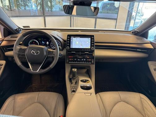 2022 Toyota Avalon Hybrid Limited