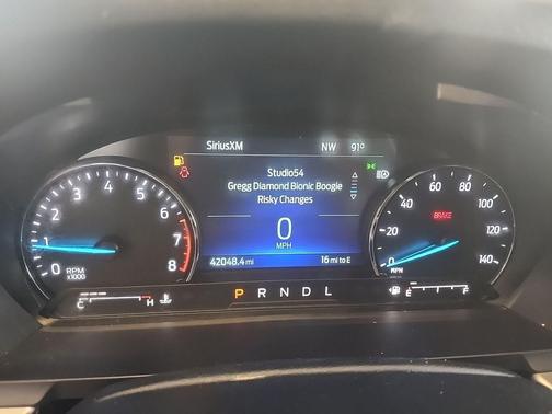Oxford White 2022 Ford Explorer XLT