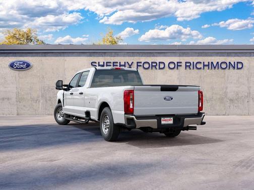 Oxford White 2027 Ford F-250 XL