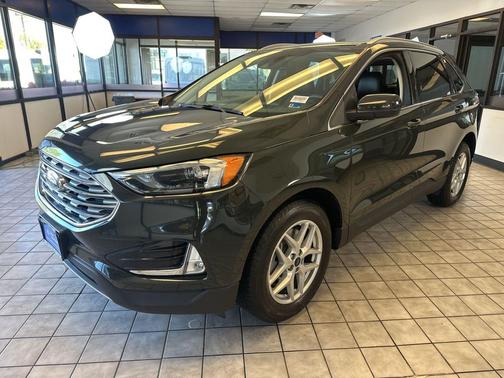 Forged Green Metallic 2022 Ford Edge SEL