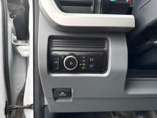 Oxford White 2023 Ford F-250 XL